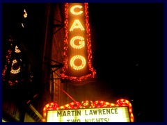 Chicago by night - the Loop - Chicago Theatre